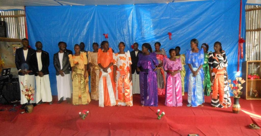 choir-in-trad-dress