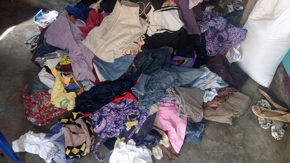 Kenyans donate clothes for refugees